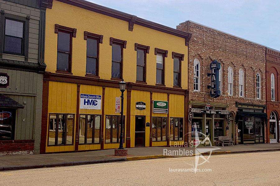 Route 66 road trip - traveling to downtown Atlanta, IL